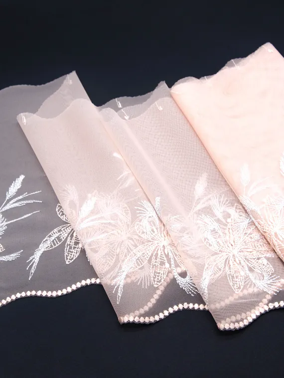 05-119 ОПТ Вышивка на неэл. сетке 21 см, в серебре, персик/телесный/серый