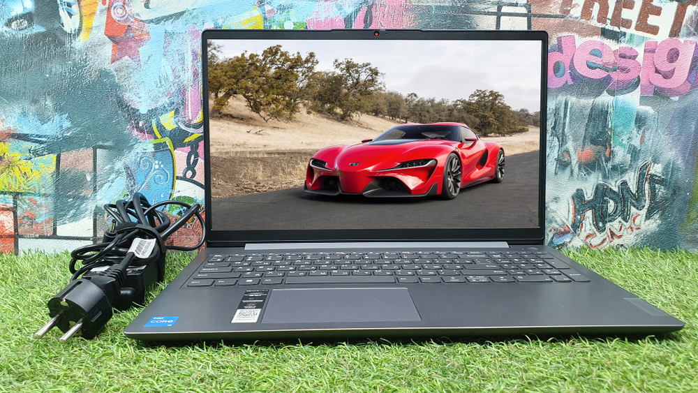 Ноутбук Lenovo i3-12/8Gb/FHD/  15IAU7 82RK00EWRK