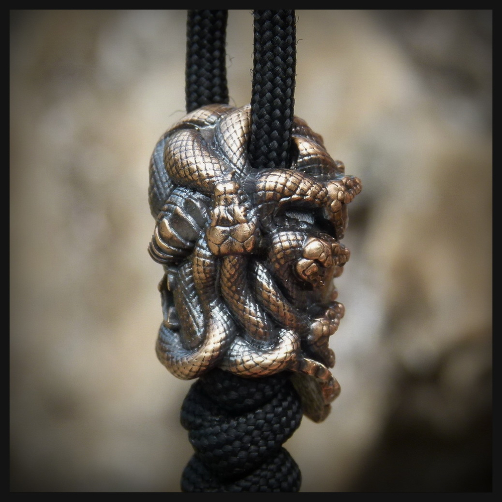 Бусина "Медуза Горгона" для темляков или браслетов , бронза