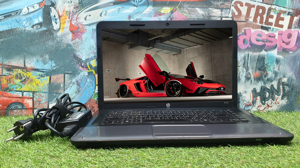 Ноутбук HP i3/4 Gb