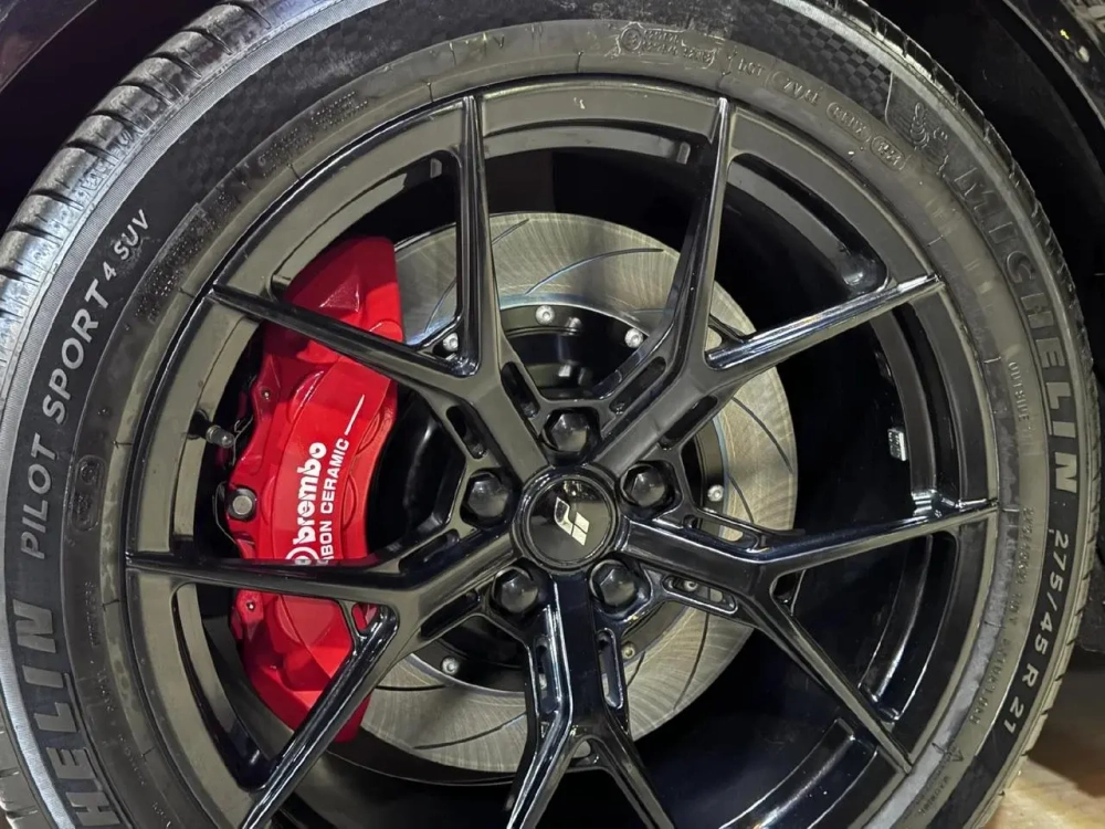 Усиленная тормозная система для BYD Yangwang 2023-2025 Янванг Янгванг тормоза колодки тормозной диск суппорт