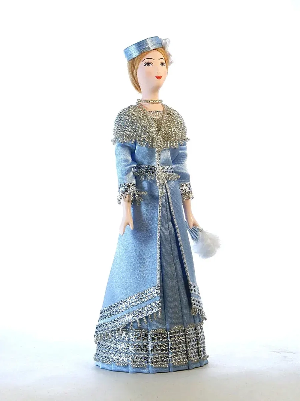 Кукла коллекционная в бисерном платье, Модерн