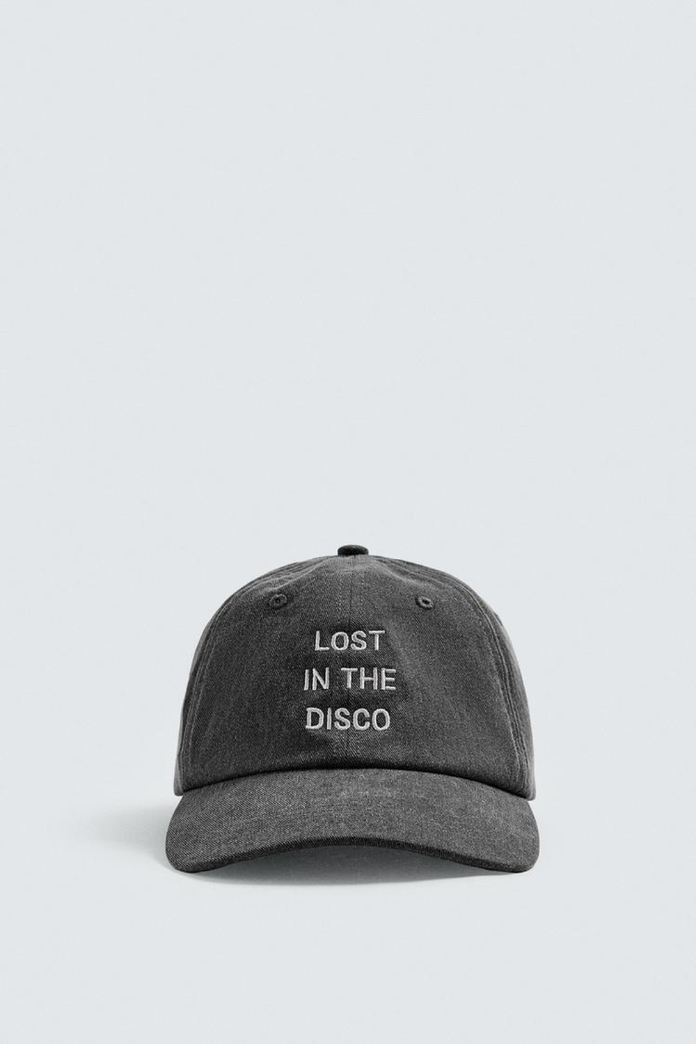 ZARA КЕПКА С ЭФФЕКТОМ ПОТЕРТОСТИ И ВЫШИВКОЙ, ЧЕРНЫЙ