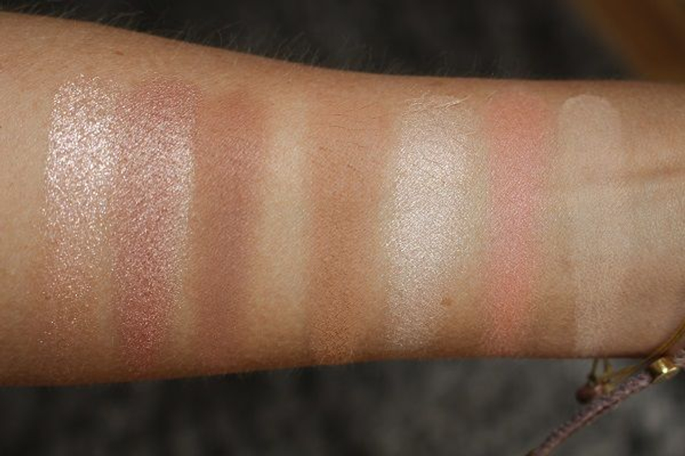 Charlotte Tilbury Look Of Love Instant Look in a Palette - Pretty Blushed Beauty