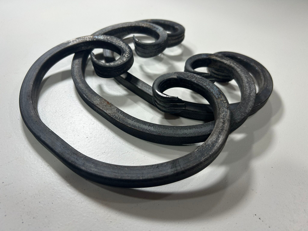 Кованый элемент Вензель 130х230мм квадрат полнотелый 10х10мм