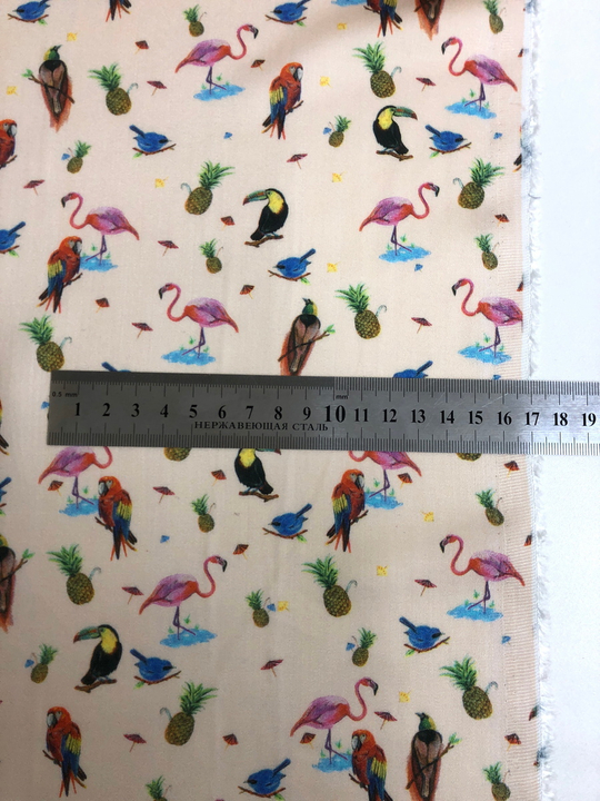 Штапель принт silk фламинго, попугаи на персиковом BST3812