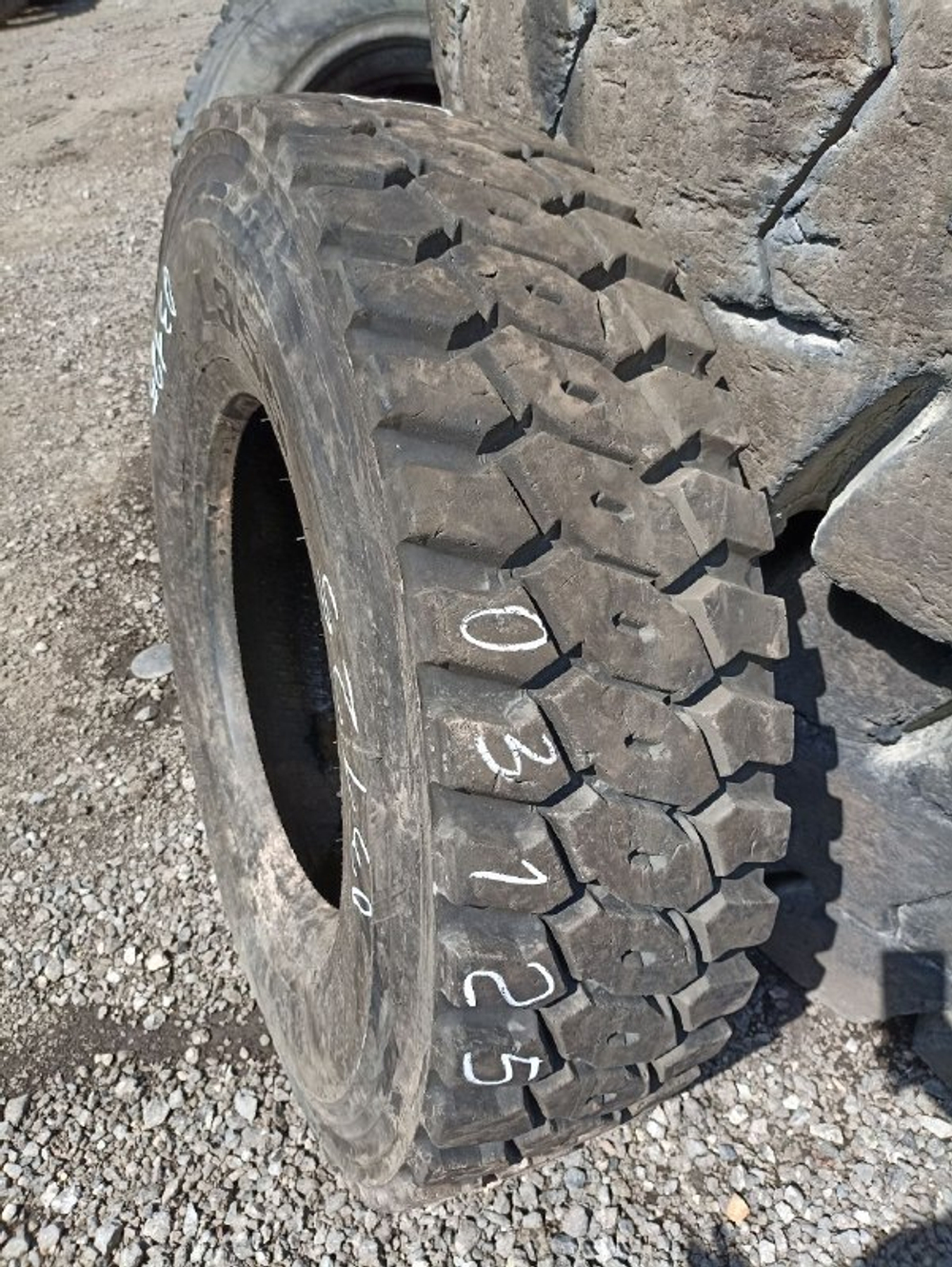 315/80R22.5 Bridgestone L355 шина б/у