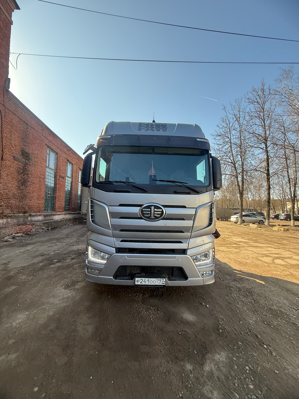 FAW J7 4x2 Седельный тягач CA4180P77K25E5 (Дизельный, 12,5 л, 553 л.с., АТ)