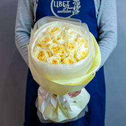 Садовые розы Кендилайт в оформлении