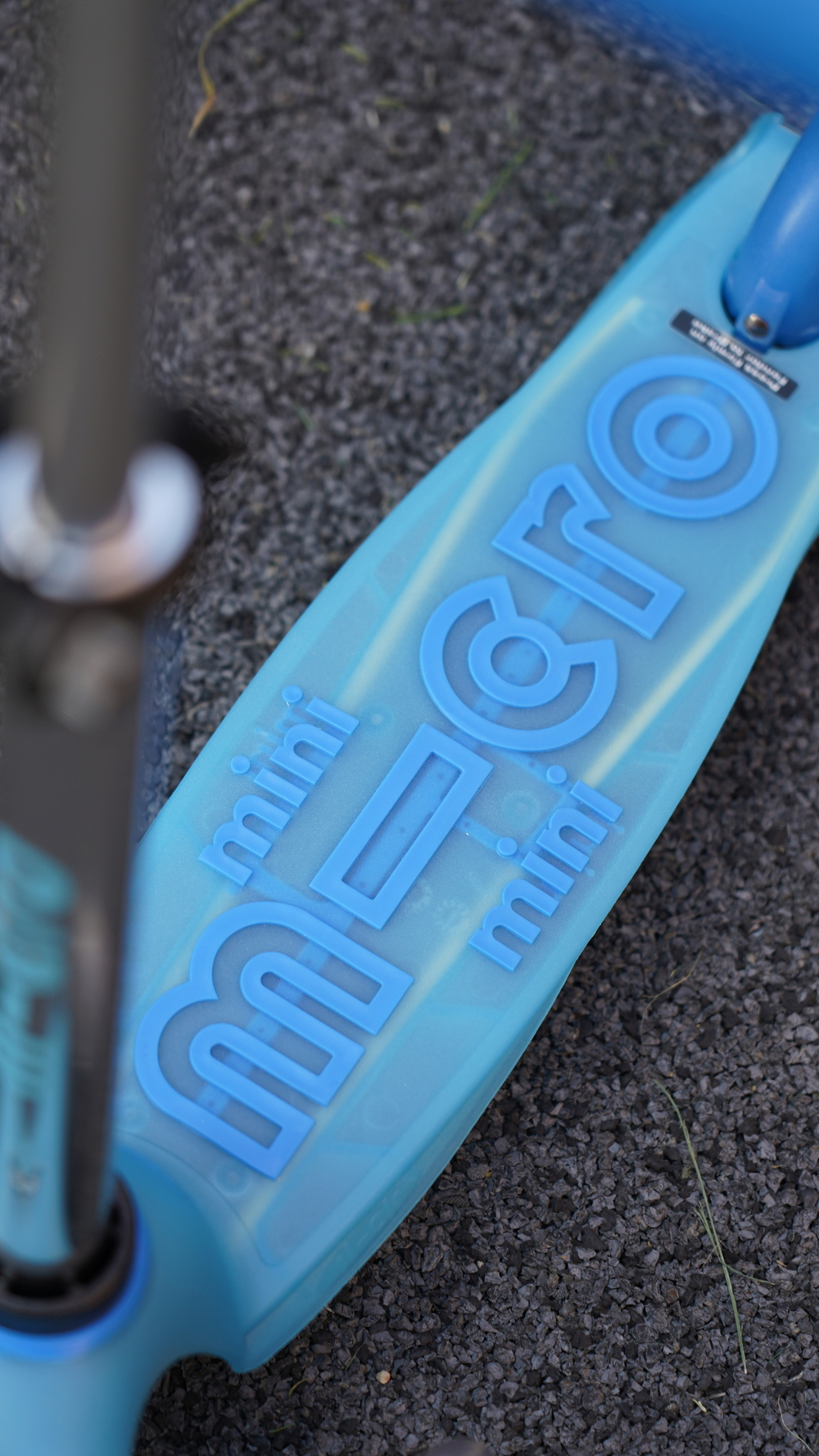 Самокат Mini Micro Deluxe Glow Plus (светящийся) LED арктический синий