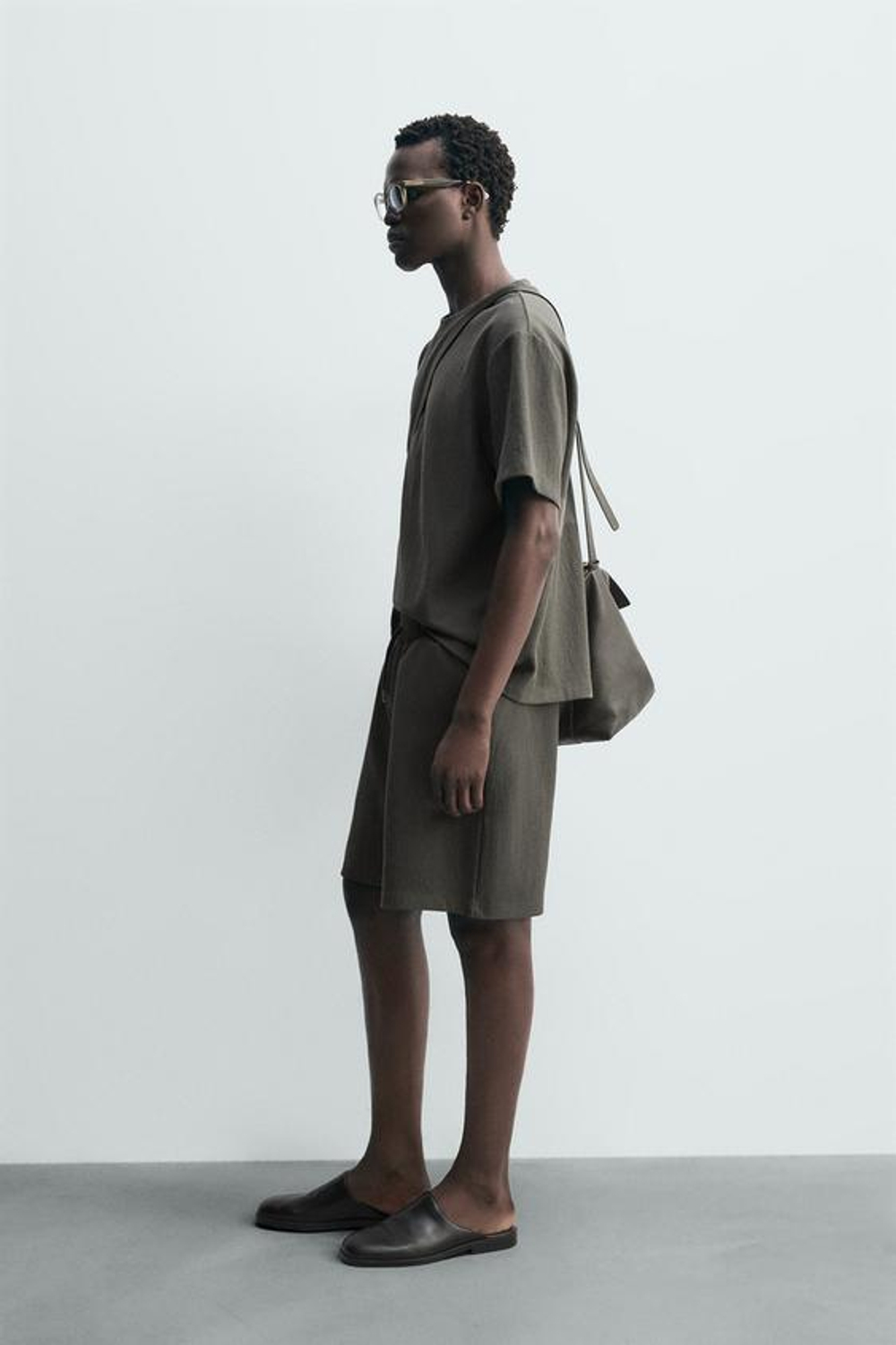 ZARA ШОРТЫ-ДЖОГГЕРЫ ИЗ РЕЛЬЕФНОЙ ТКАНИ, ЗЕЛЕНОВАТЫЙ