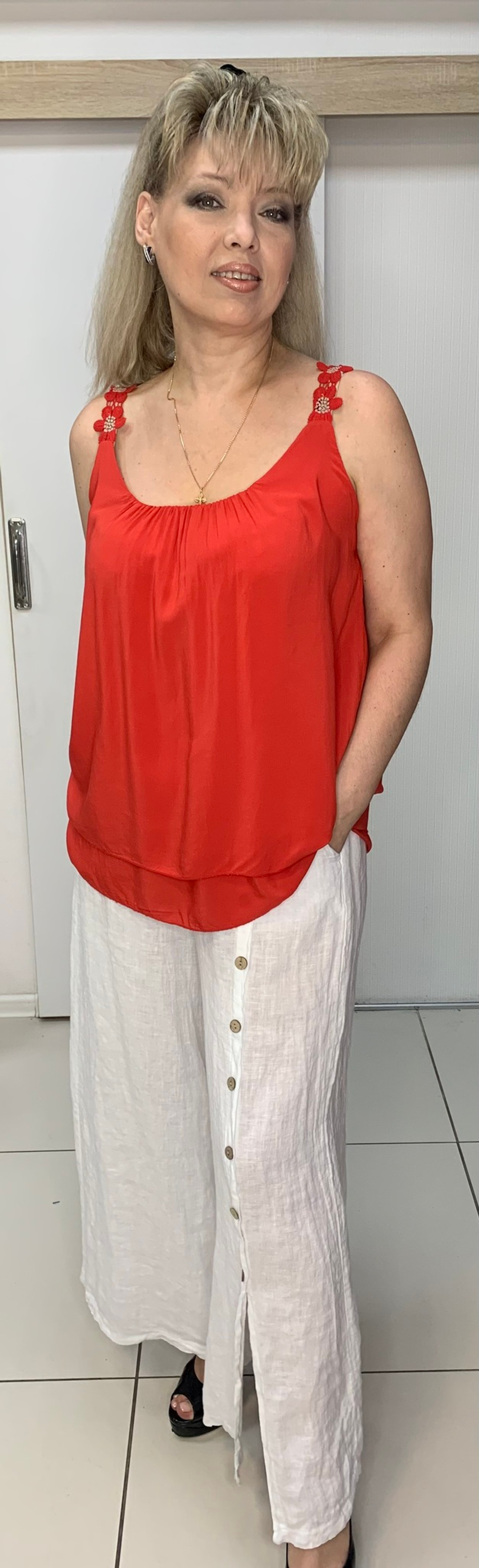 Нарядный двойной топ с вязанными бретельками