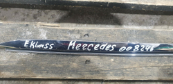 Молдинг решетки радиатора Mercedes E-Class W213 16-21 Б/У Оригинал A2138880173