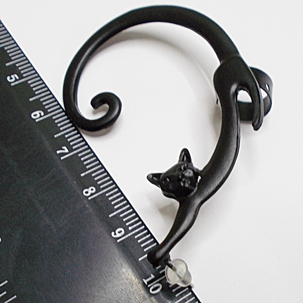 Серьга гвоздик (каффа) "Чёрный котик" для украшения пирсинга уха. Цена за 1 штуку