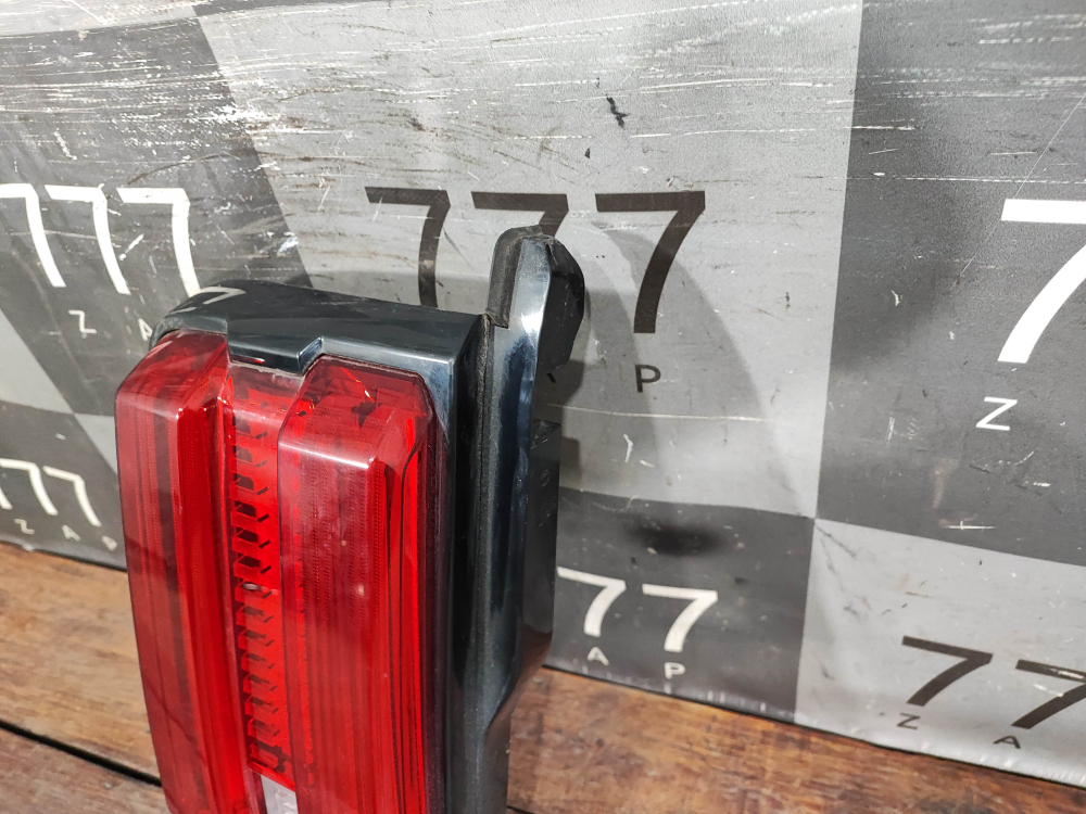 Фонарь задний левый Tank 300 21-нв Б/У Оригинал 4133106XKM01B