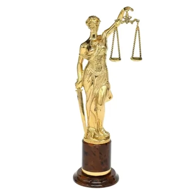 Фемида из бронзы на подставке из обсидиана 70*55*210мм