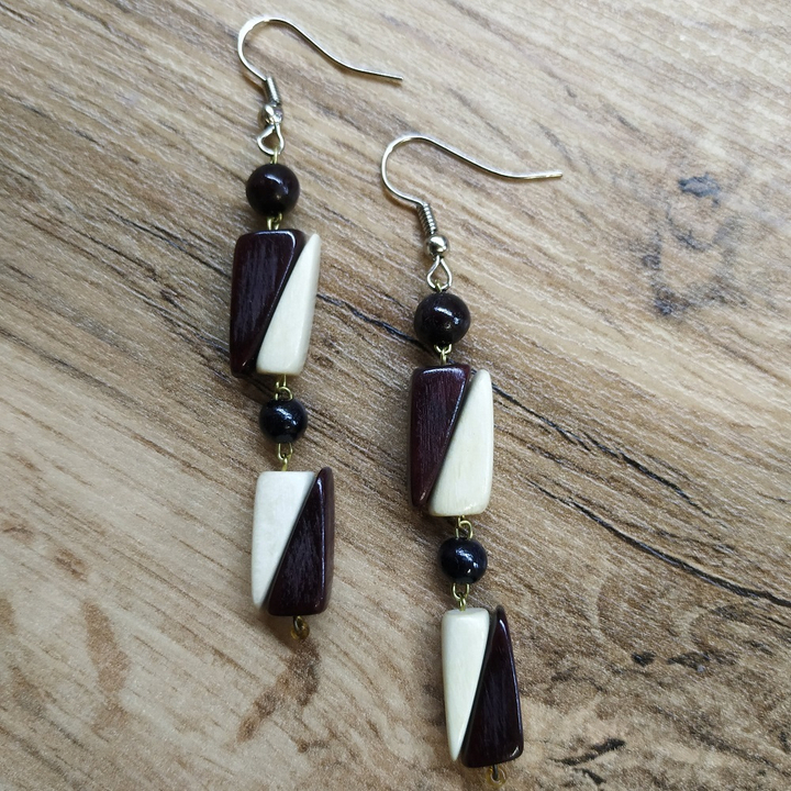 Серьги Клинышки, дерево, цвет вишневый, молочный