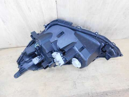 фара правая Toyota Aqua NHP10 52-293