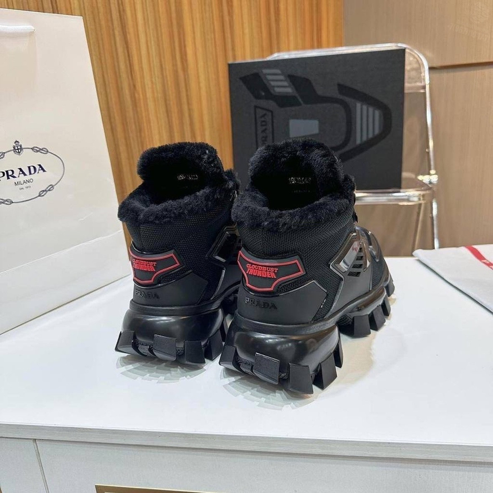 Кроссовки Prada