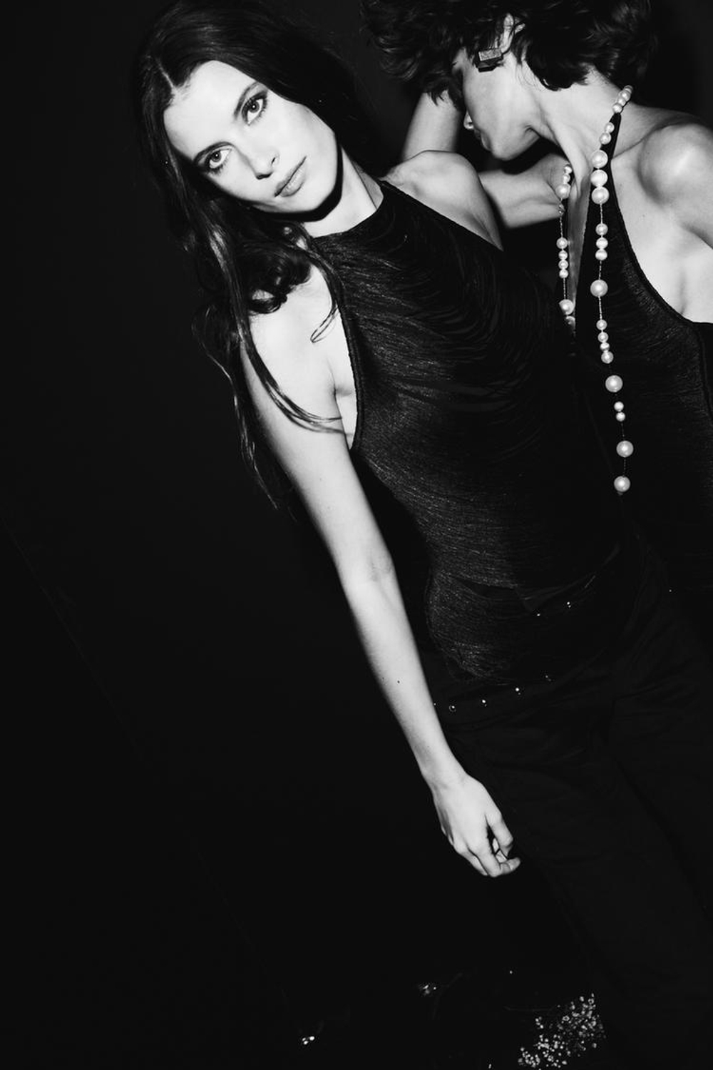 ZARA ТОП С ГОРЛОВИНОЙ ХАЛТЕР И БАХРОМОЙ, ЧЕРНЫЙ