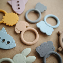 Силиконовый прорезыватель Mushie - Bear Dried Thyme
