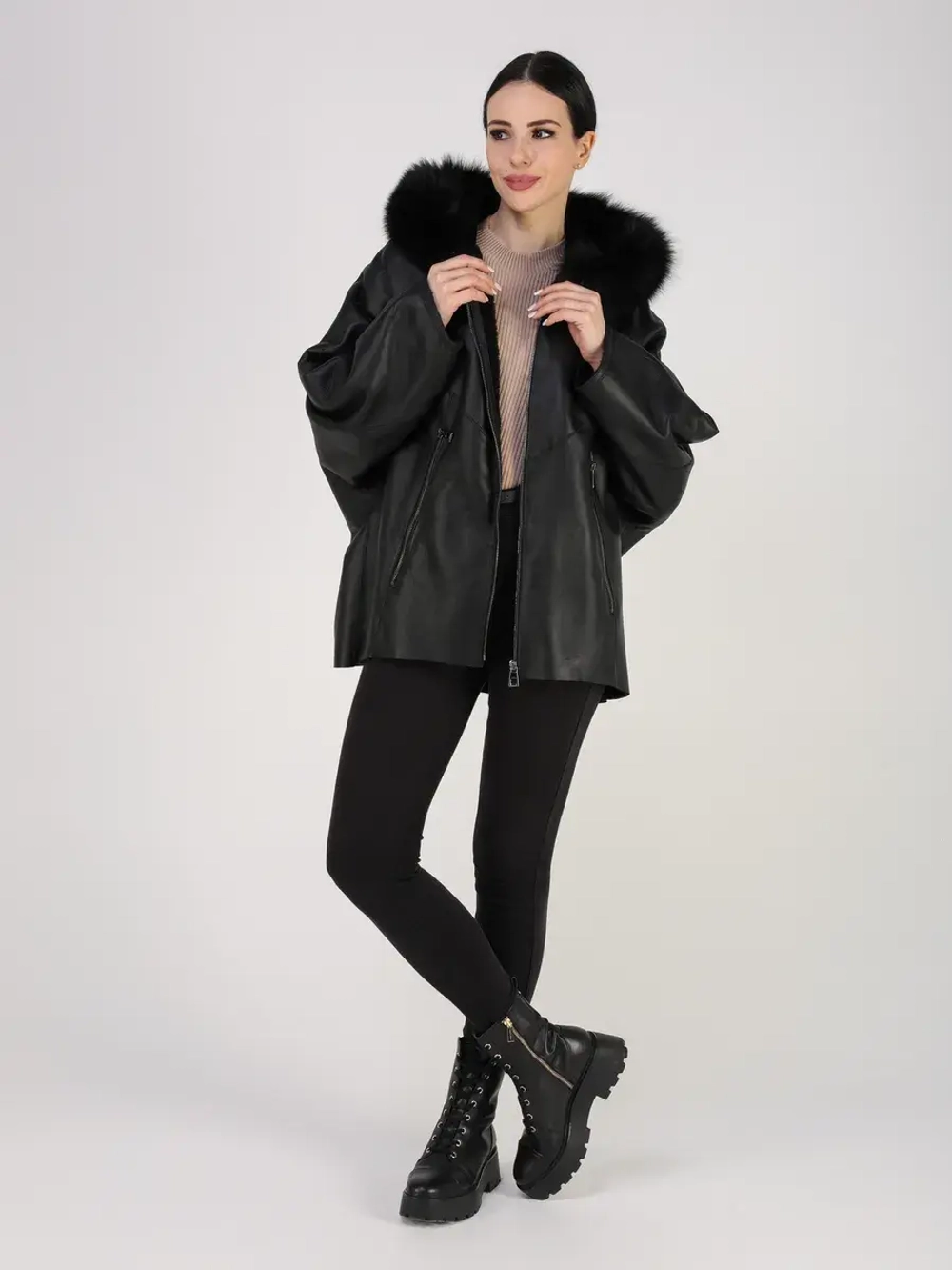 Дубленка зимняя натуральная с капюшоном оверсайз