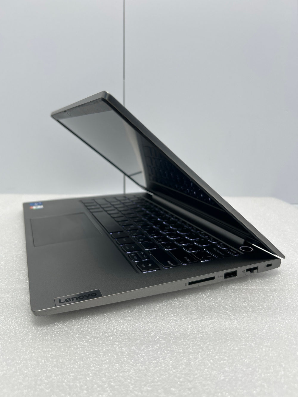 Ноутбук Lenovo ThinkBook 14 G2 ITL (20VD00CNRU) 14"/Intel Core i5 1135G7/RAM 16GB/SSD 512GB/Iris Xe Graphics/1920*1080/IPS/DOS/Подсветка кл-ры: LED/Серый. Состояние: Уценка/небольшой след. на матрице от клавиатуры