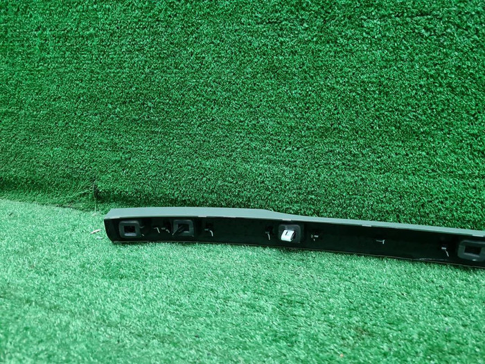 Молдинг двери багажника RR Vogue 5 L460 (21-нв)