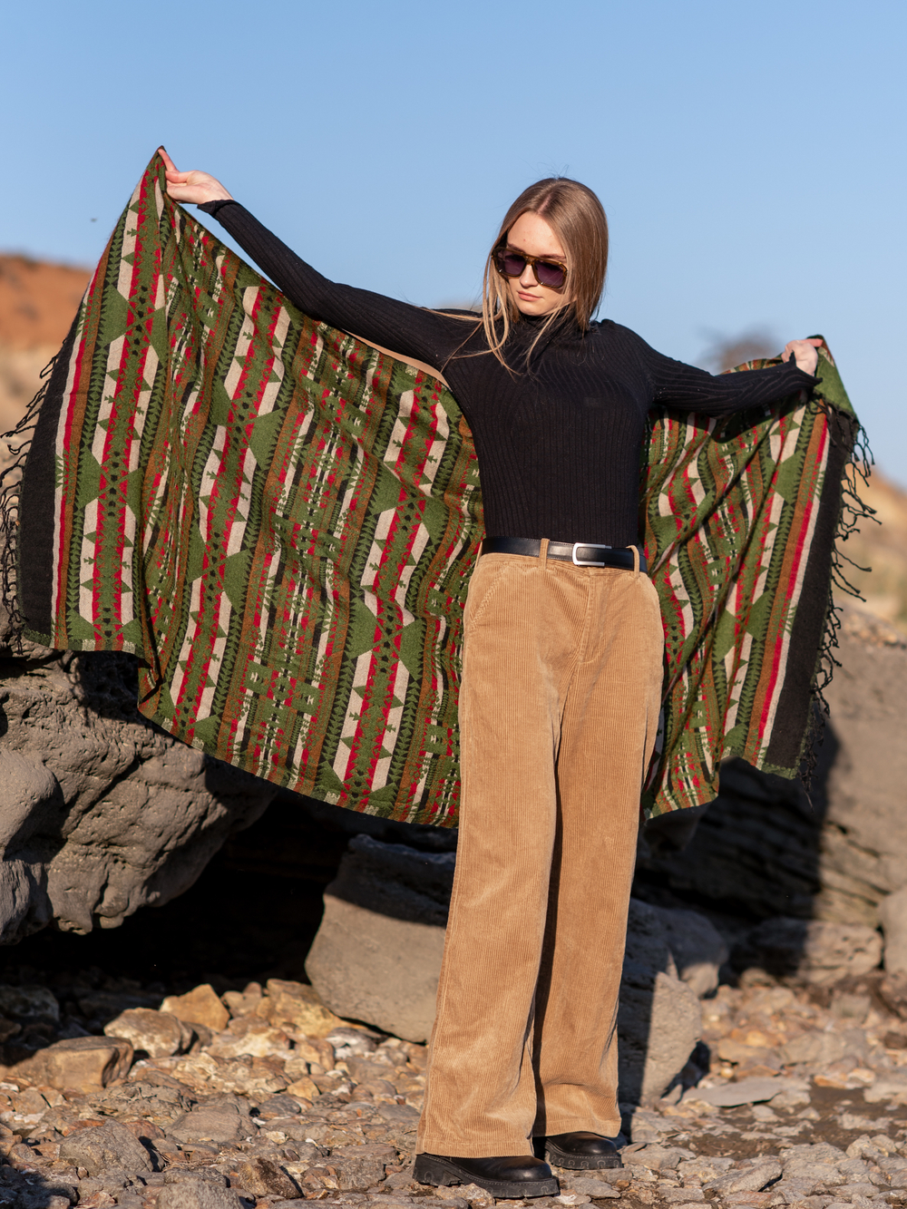 Шарф теплый с индейским орнаментом