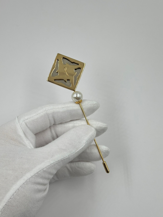 Брошь булавка Salvatore Ferragamo