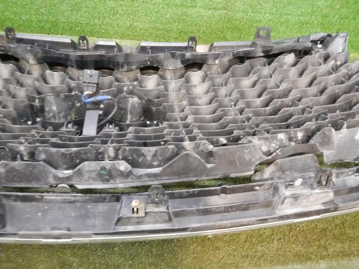 Решетка радиатора Infiniti QX80 (2017-2020)