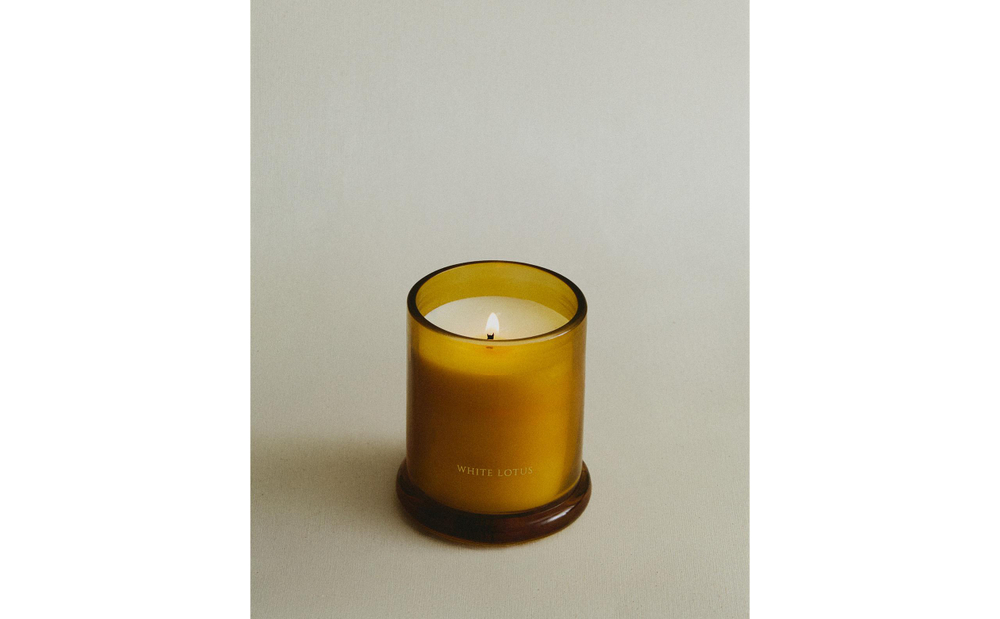 Zara Home Свеча ароматическая White Lotus 150 г, растительный воск, аромат цветочный, Розовый