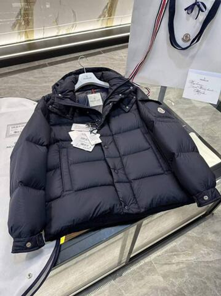 Пуховик Moncler