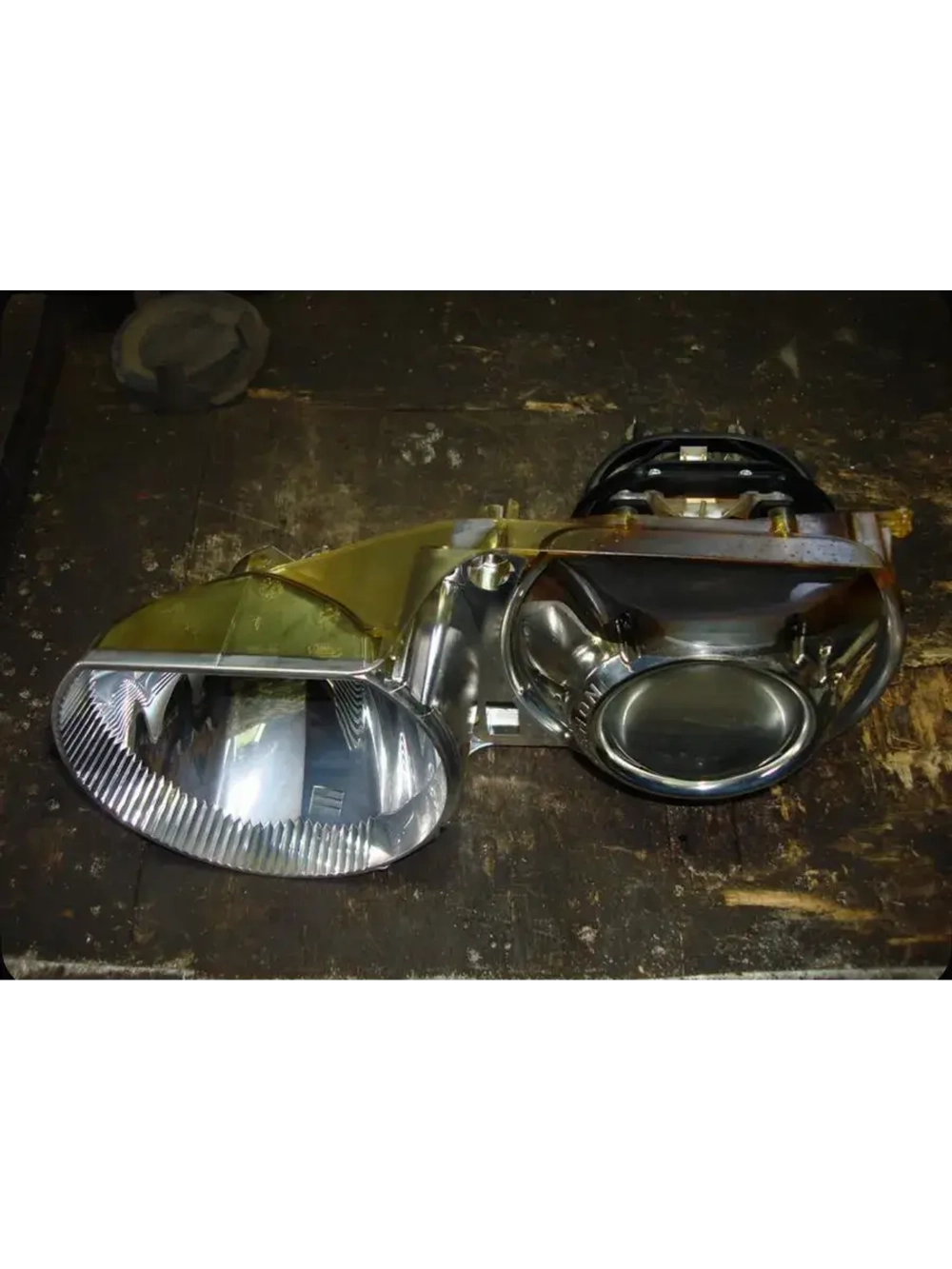 Кронштейн фары BMW E36/ Направляющие корректора фары BMW E36