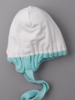 Шапка детская осенняя с завязками и помпонами