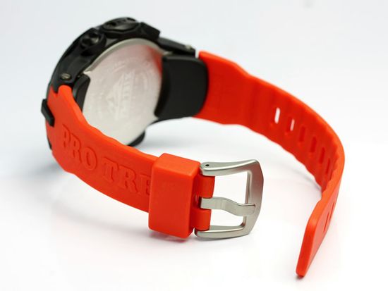 Мужские часы CASIO PRO TREK PRW-3000-4ER