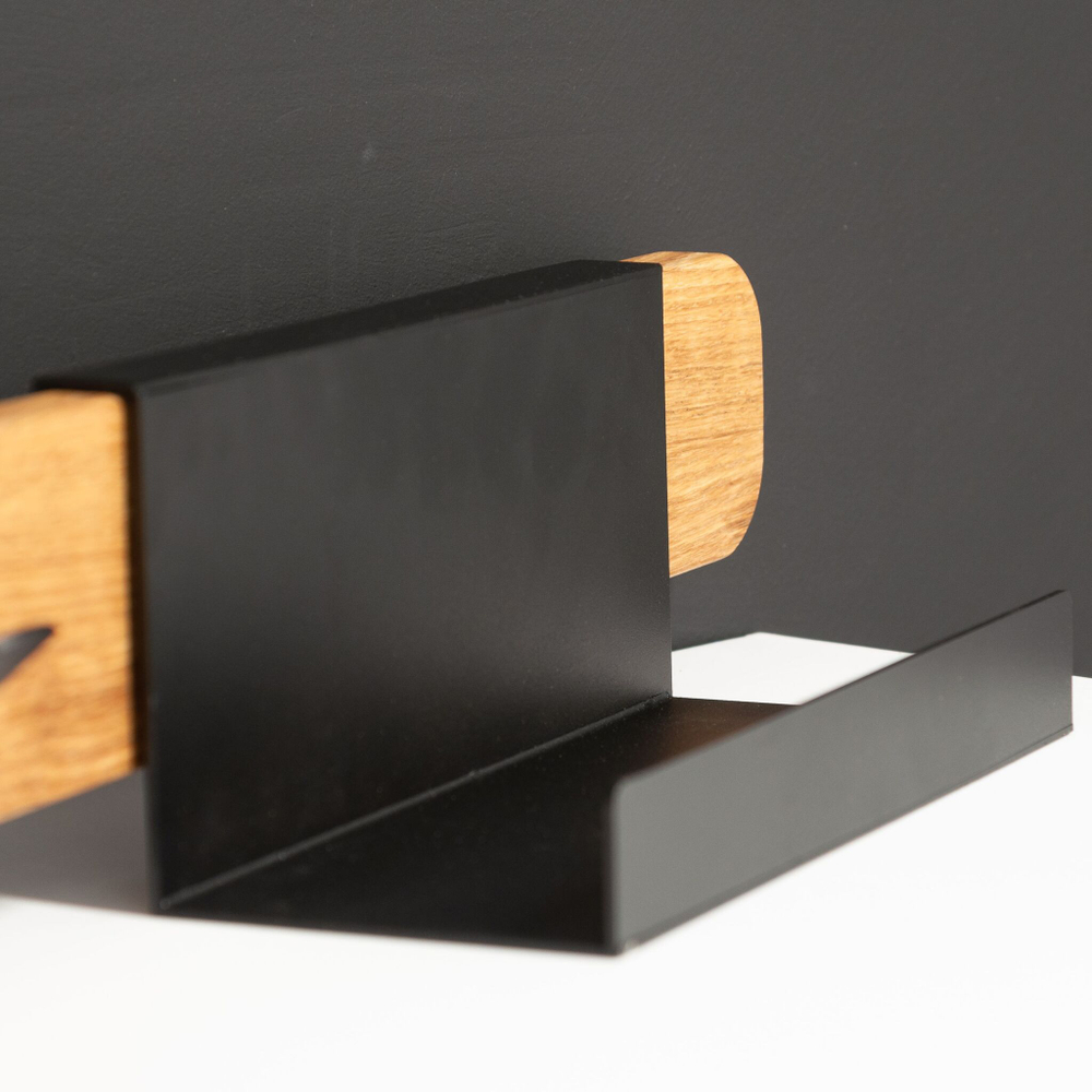 Настенная вешалка для одежды из дуба