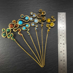 Шпилька с камнями