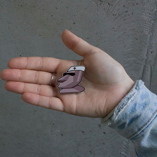 Значок деревянный (брошь)  Moai Doc. Fire Pin