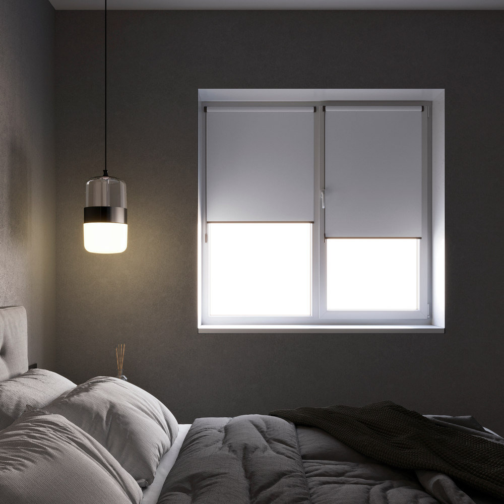 Штора рулонная Блэкаут Натали Светло-серая Тёмная комплектация