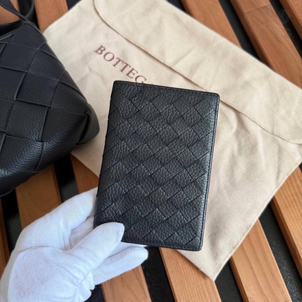 Обложка для паспорта Bottega Veneta