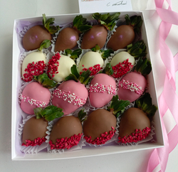 Клубника в шоколаде " Для любимых"