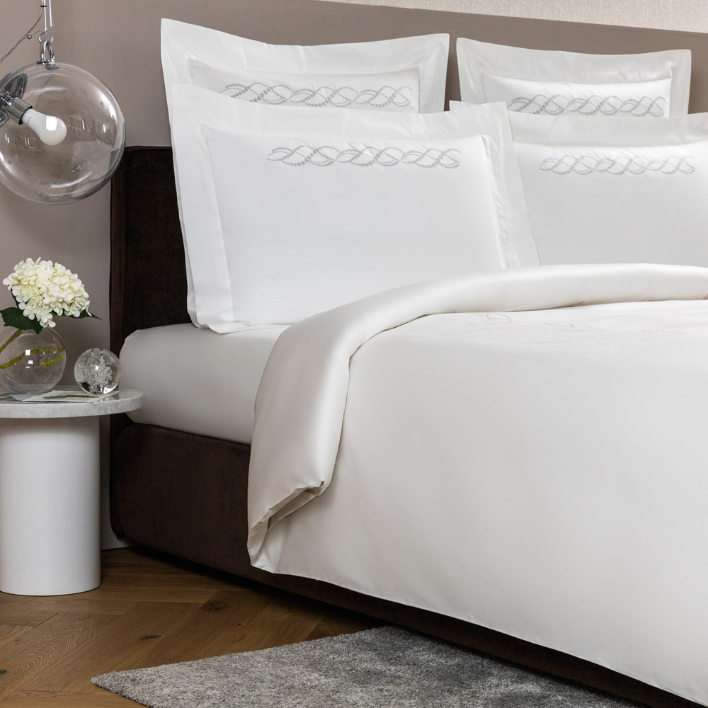 Постельное белье Frette Pearls Embroidery Milk/Grey (240 x 220 см)