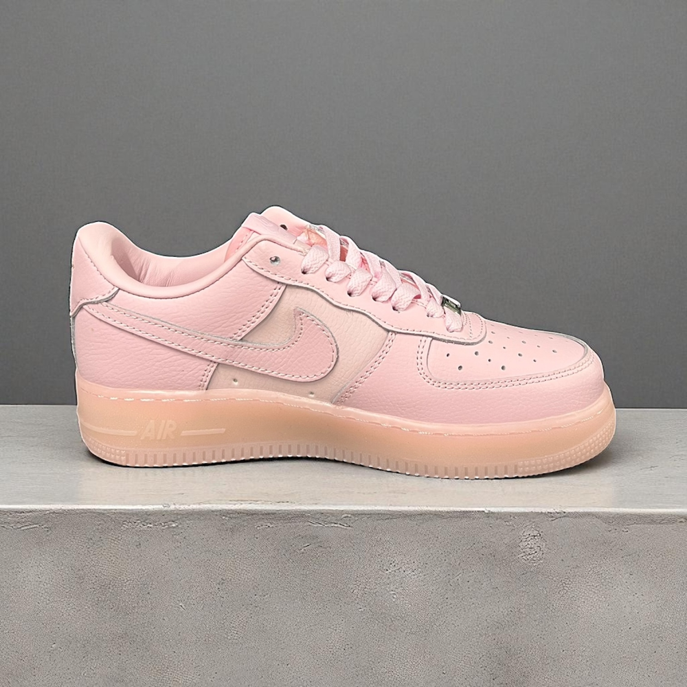 Nike Air Force 1 Low • Pink