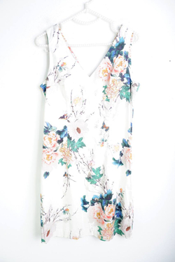 Платье для дружеских встреч, визуально на 44 размер