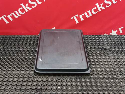 Люк в сборе