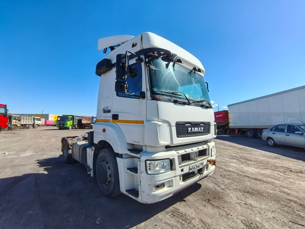 КамАЗ 5490 4x2 Седельный тягач 5490-022-87(S5) (Дизельный, 11,9 л, 401 л.с., МТ)