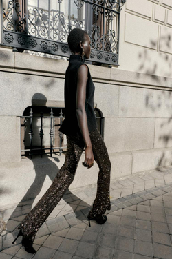 ZARA ТРИКОТАЖНЫЙ ТОП АСИММЕТРИЧНОГО КРОЯ, ЧЕРНЫЙ