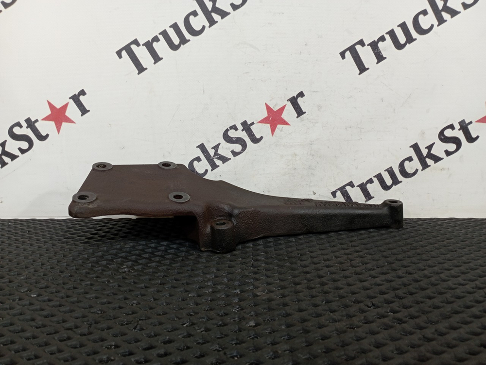 Кронштейн турбины передний левый