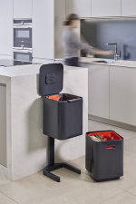 Контейнер для мусора с двумя баками Totem Compact 40 л графит, Joseph Joseph